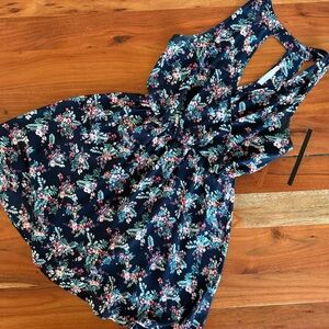 🦊 Lush Navy Floral V-Neck Dress